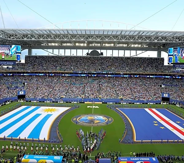 Soccer-World Cup passion trumps Miami heat for Uruguay and Cape Verde fans