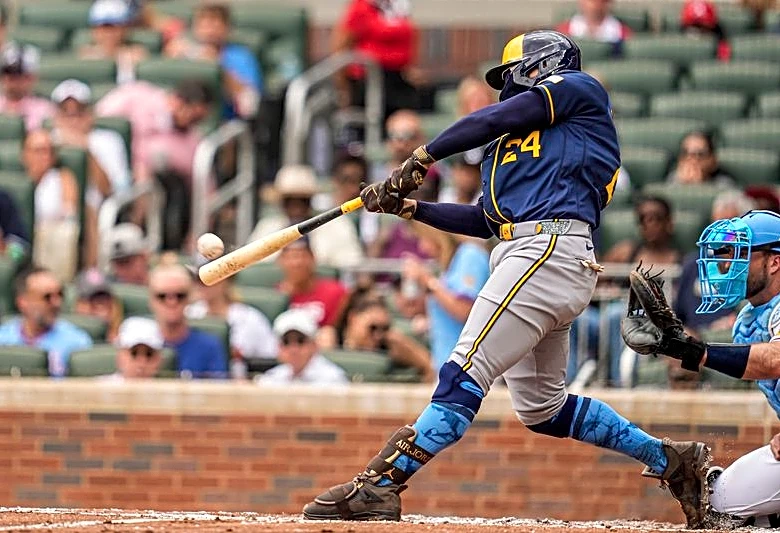 MLB roundup: Brewers score 8 runs in 2nd to power past Braves