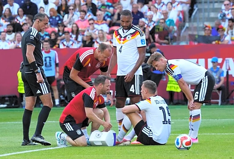 Soccer-Germany defender Schlotterbeck out of World Cup with ankle injury