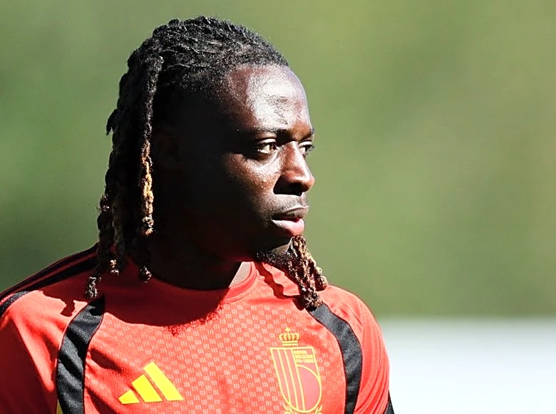 Soccer-Belgium's Doku dashes back to London for birth of son