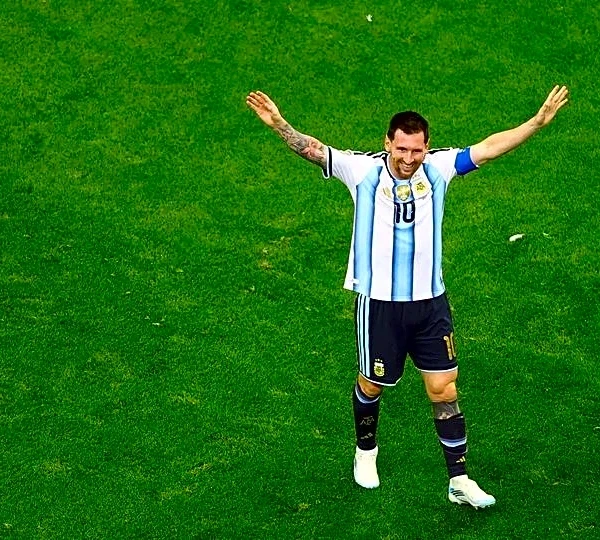 Soccer-Messi still Argentina's centre of gravity two decades on