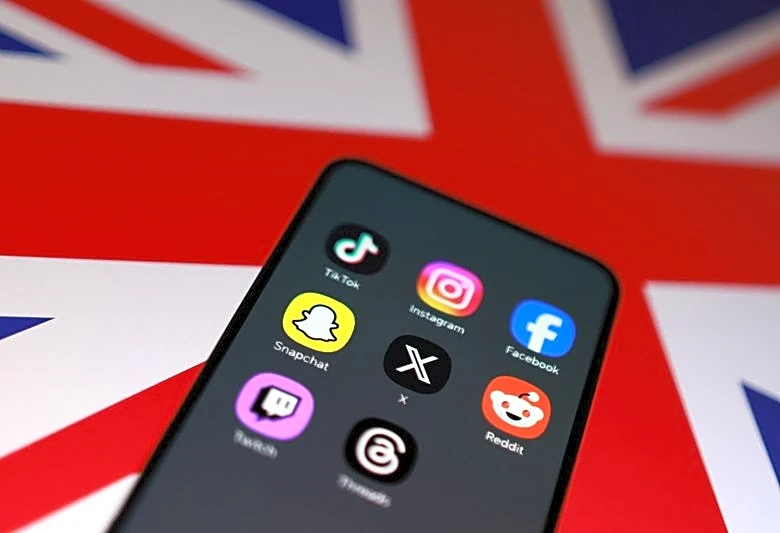 UK considers forcing social media firms to prioritise trusted news