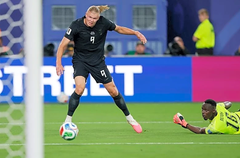 Soccer-Haaland's second World Cup double lifts Norway past Senegal