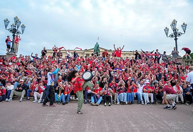 Soccer-Norway celebrate their return to World Cup stage in style