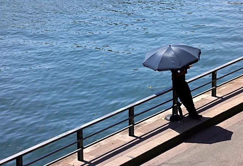 Forty drown in France as people seek relief from heatwave