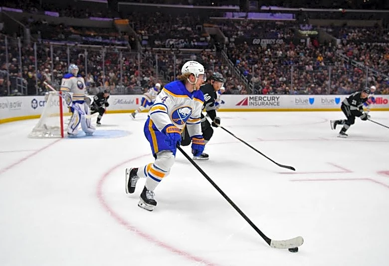 Blackhawks trade 4th overall pick to Sabres for D Bowen Byram