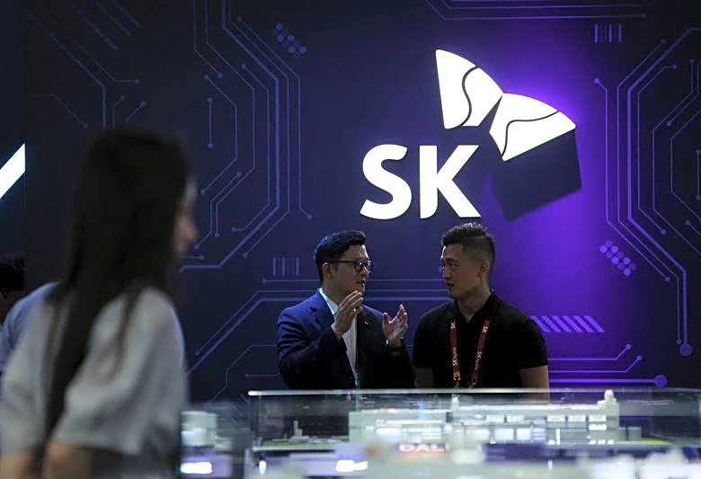 South Korea's SK Hynix says to raise up to $29 billion in ADR listing
