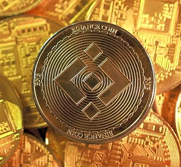 Exclusive-Binance vows to stay in Europe despite licence setback