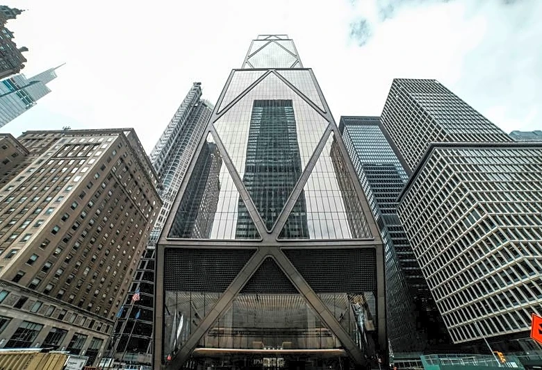 J.P.Morgan raises S&P 500 year-end target to 7,800, joins bullish trend