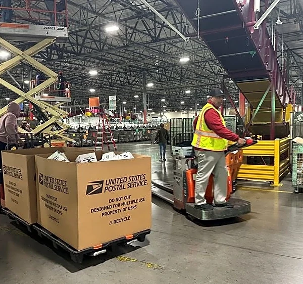 US Postal Service tells Congress it needs help, running out of cash