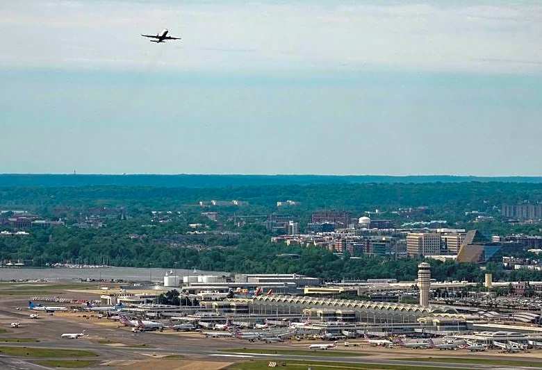 US airline stocks rise as oil retreats to pre-Iran war levels