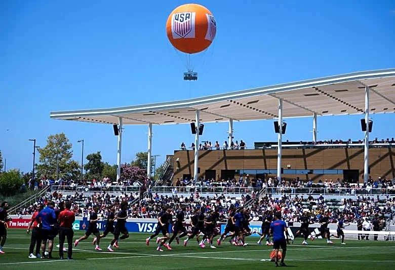 Soccer-Orange balloon gives US World Cup camp a soaring symbol in Irvine