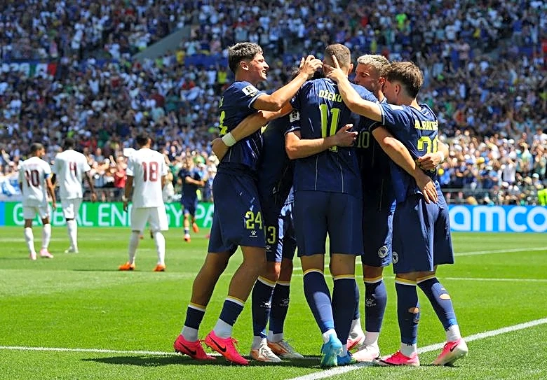 Soccer-Bosnia end Qatar’s World Cup dream, all but seal knockout berth
