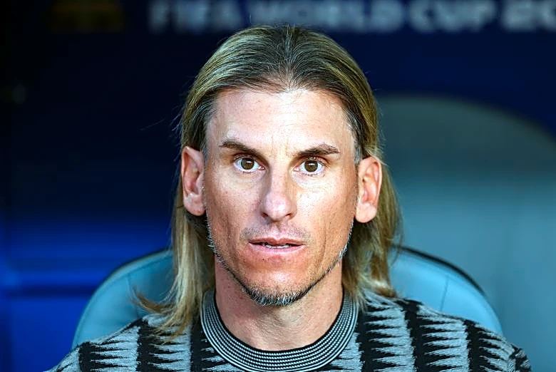 Soccer-Ecuador coach Beccacece says he understands the insults in grim World Cup