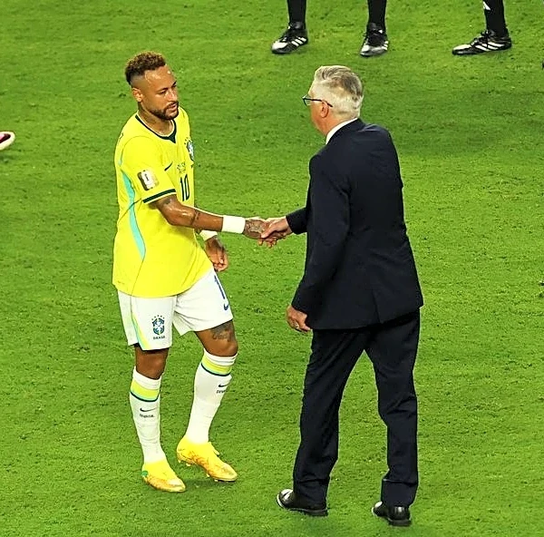 Soccer-Ancelotti tells Brazil to stay calm after Neymar returns and Vinicius sparkles