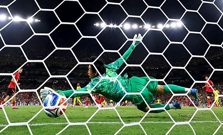 Soccer-South Africa beat South Korea to reach World Cup knockout stage for first time