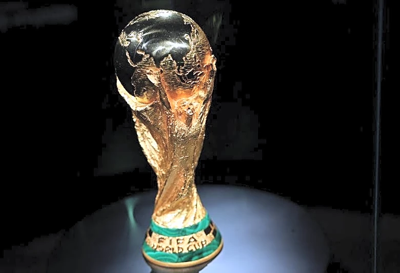 Soccer-Bumper World Cup tipped to smash betting records