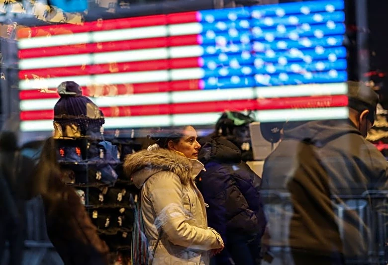 US first-quarter GDP revised sharply higher; but consumer spending nearly stalls