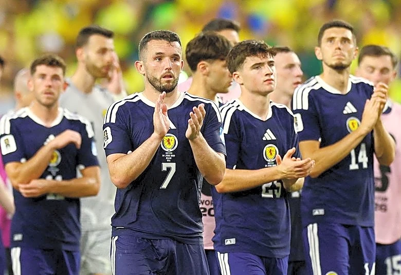 Soccer-Scotland advancing at World Cup would be 'reward for mediocrity', say former players