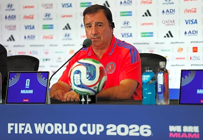 Soccer-Colombia coach wary of Portugal's Vitinha, Ronaldo in Group K showdown