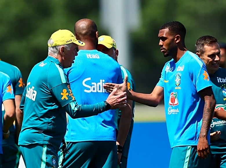 Soccer-Rayan's Japan homework awaits as Brazil eye World Cup last-32 win