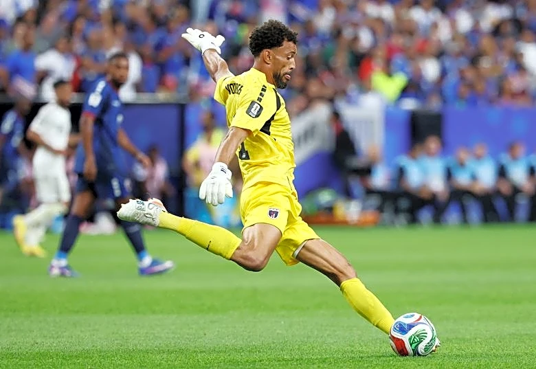 Soccer-World Cup opens US eyes to soccer's global roar