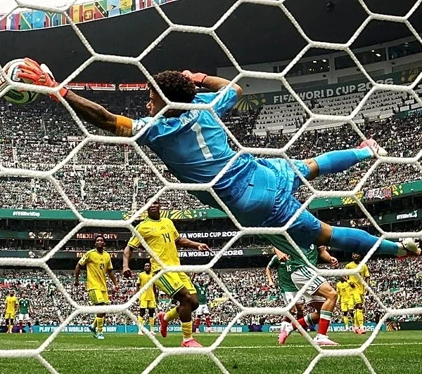 Soccer-South Africa goalkeeper has strong track record in penalty shootouts