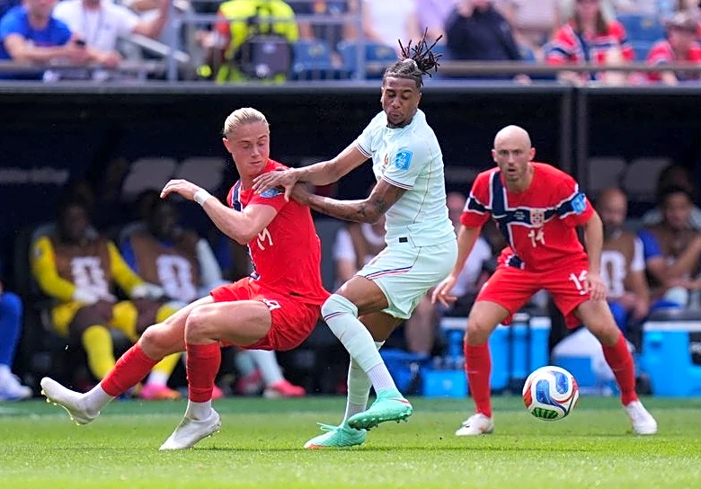 Soccer-Scary France have not reached attacking ceiling yet