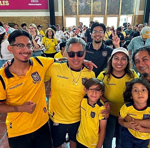 Soccer-Fans in car-centric LA embracing buses and trains for World Cup