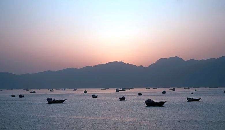 US carries out fresh strikes against Iran after tanker struck in Hormuz, escalating hostilities