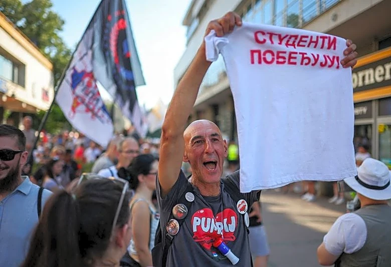 Serbians to keep up protest after President Vucic says he will step down