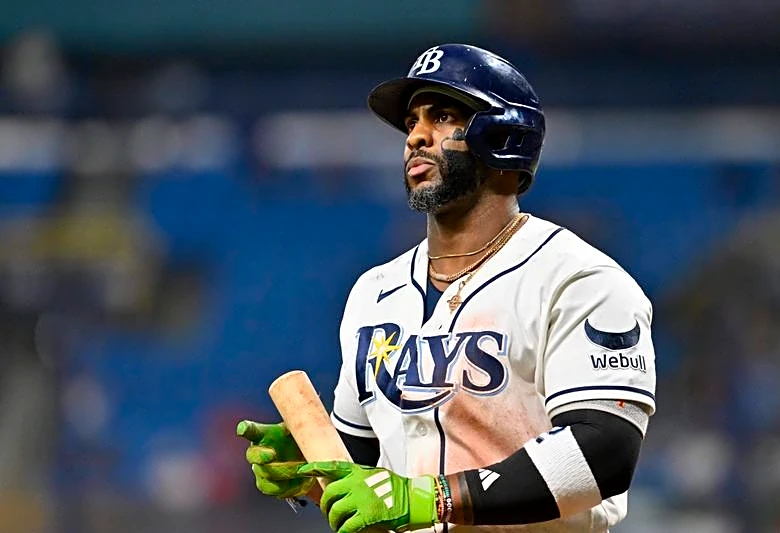 Rays' Yandy Diaz exits with shoulder strain, considered day-to-day