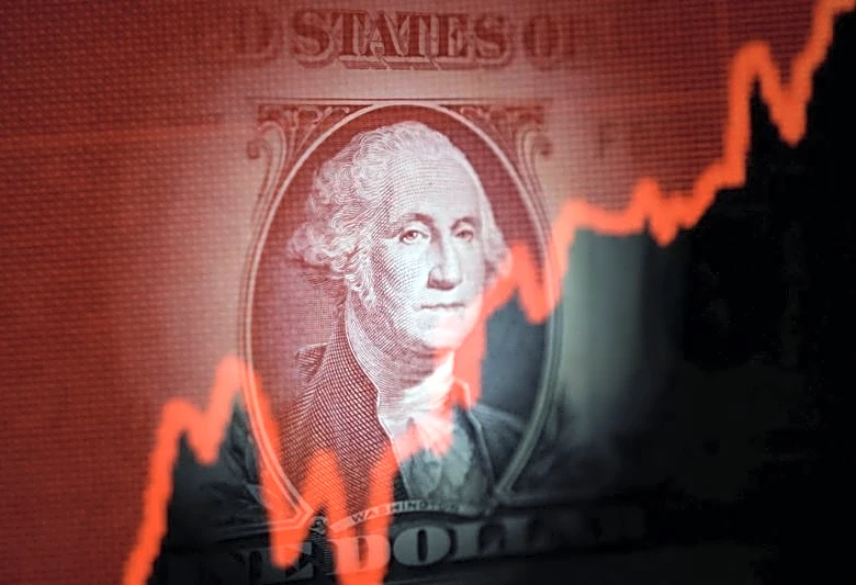 Sovereign investors with $29 trillion pivot to energy assets, flag dollar fears