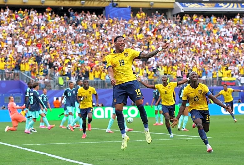 Soccer-Ecuador's comeback spirit faces test at Mexico's Azteca fortress