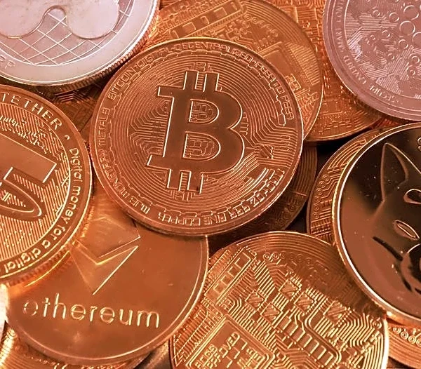 Strategy's valuation falls below bitcoin holdings as crypto sentiment sours