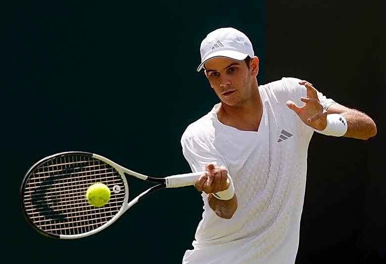 Tennis-With Alcaraz absent, Spanish teenager Jodar impresses on Wimbledon debut