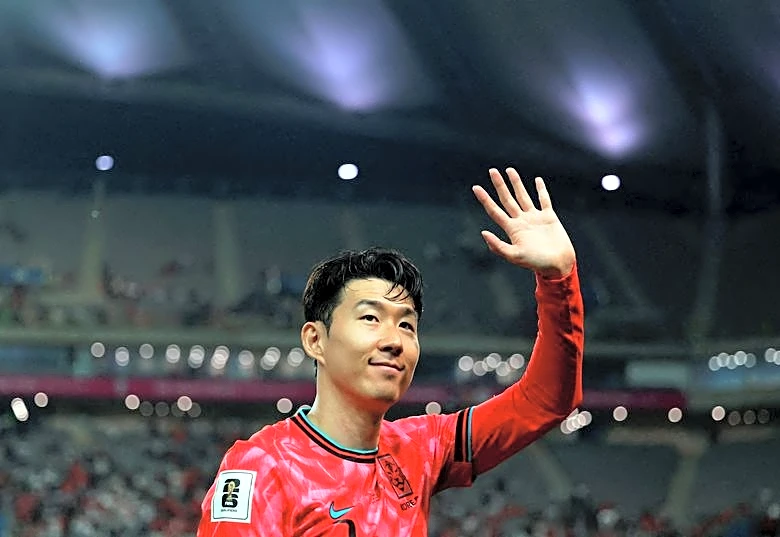 Soccer-Son apologises after South Korea's early World Cup exit, urges fans to support team