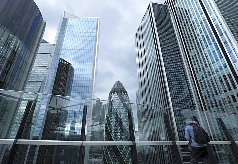UK business morale falls as concerns about cost pressures and economy persist, Lloyds says