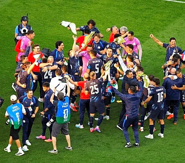Soccer-Paraguay pull off World Cup penalty gamble at last in historic Germany win