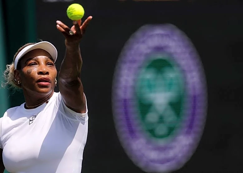 Tennis-Wimbledon fans eagerly await stunning Serena comeback