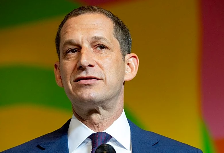 Soccer-San Francisco Mayor Lurie, a diehard soccer fan, riding the World Cup wave