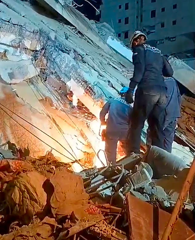Rescuers in Venezuela pluck child alive from collapsed building six days after twin quakes