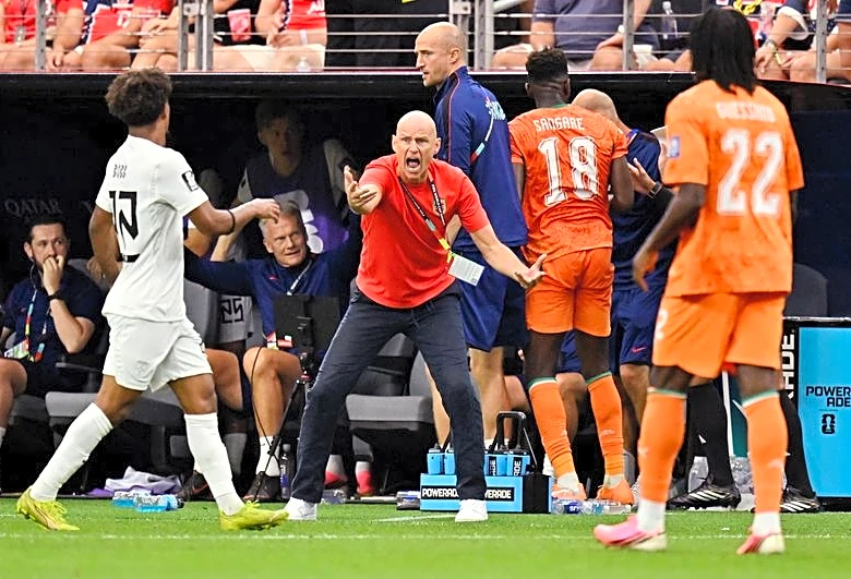Soccer-Solbakken endures sideline stress as Haaland steers Norway into World Cup last 16