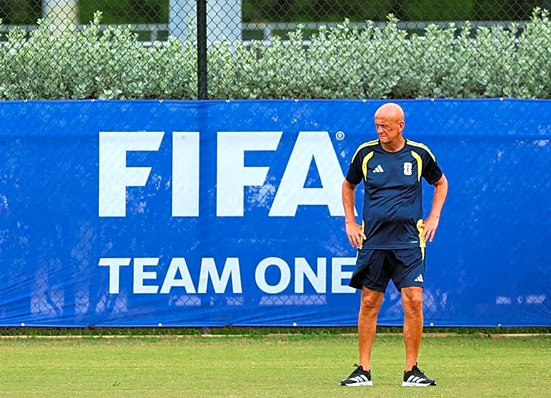 Soccer-Time-wasting crackdown at World Cup a rousing success, says refereeing chief Collina