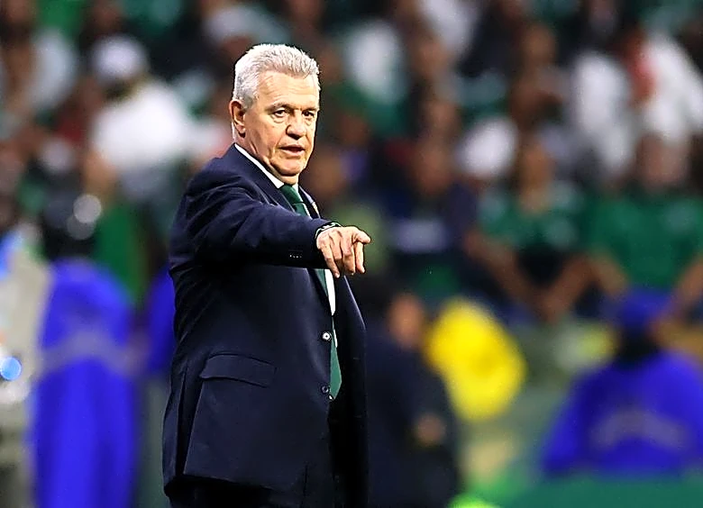 Soccer-Mexico coach Aguirre emphasizes connection with fans as driving force for victory