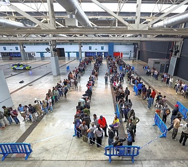 Spain citizenship law for exiles' descendants triggers row over votes