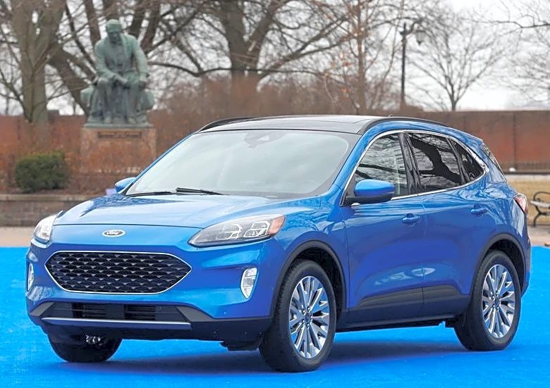 US car sales on cruise control despite pressures