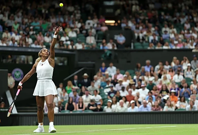 Tennis-Serena fighting to be fit for Wimbledon doubles with Venus after knee issue
