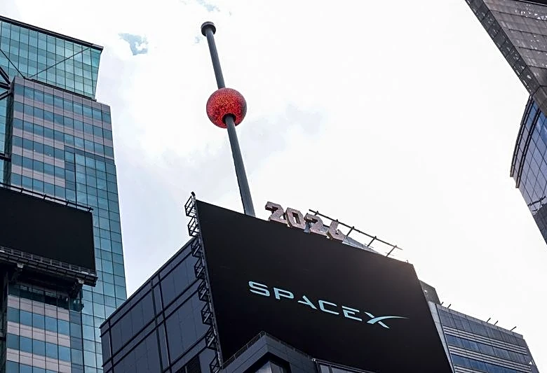 Short sellers boost bets against SpaceX and it's already costing them