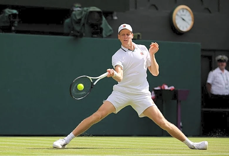 Tennis-Sinner stays clear of trouble against Borges to reach round three